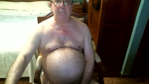 Snapshot of oscarw chatting on 06/06/26, 03:28 Oscar online show from 06/06/26, 03:28