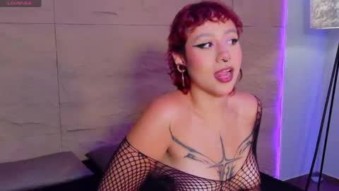 Snapshot of osiriss_ chatting on 05/21/26, 10:17 Osiriss online show from 05/21/26, 10:17