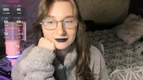Snapshot of oskar_fucker chatting on 05/02/26, 08:14 Leliana online show from 05/02/26, 08:14