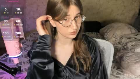 Snapshot of oskar_fucker chatting on 05/19/26, 12:55 Leliana online show from 05/19/26, 12:55
