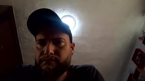 Snapshot of oskrsantiluna1530 chatting on 11/02/25, 10:12 oskrsantiluna1530 online show from 11/02/25, 10:12