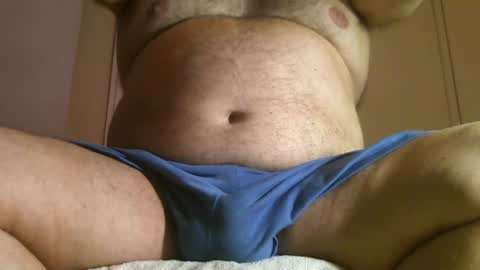 Snapshot of osolicencioso chatting on 10/05/25, 04:33 Oso Licencioso online show from 10/05/25, 04:33