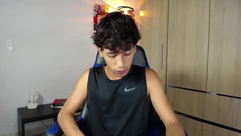 ostin 18hot online show from 12/18/24, 02:32