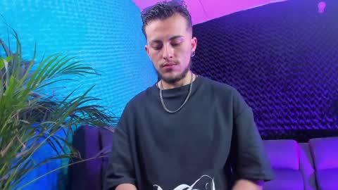 Snapshot of otter_wet chatting on 04/01/26, 02:45 otter_wet online show from 04/01/26, 02:45