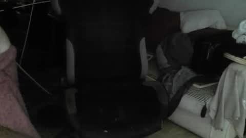 ouinnybis195625 online show from 10/10/25, 12:04