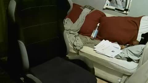 ouinnybis195625 online show from 10/20/25, 11:10