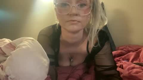 Snapshot of outback_goddess_ chatting on 05/30/26, 12:35 outback_goddess_ online show from 05/30/26, 12:35