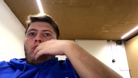 outflayd online show from 11/17/25, 10:37