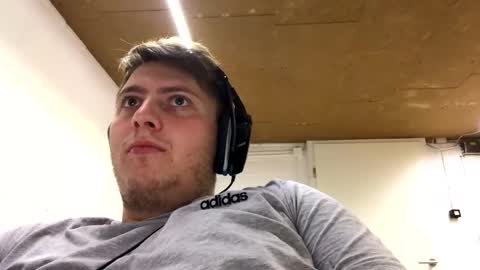 outflayd online show from 12/01/25, 03:50