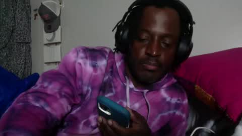 Dude online show from 10/27/25, 06:17