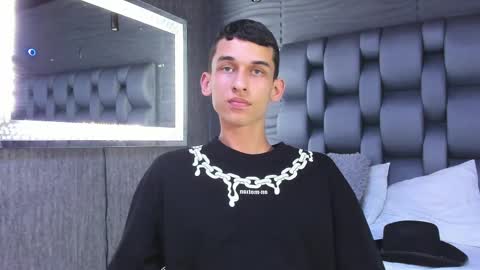 owen_stone1 online show from 02/20/25, 05:12