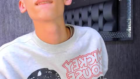 owen_stone1 online show from 03/08/25, 11:37