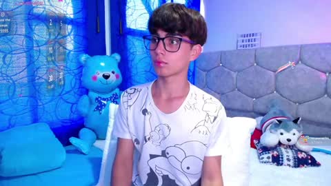 Owen  Independent model  online show from 12/11/24, 09:45