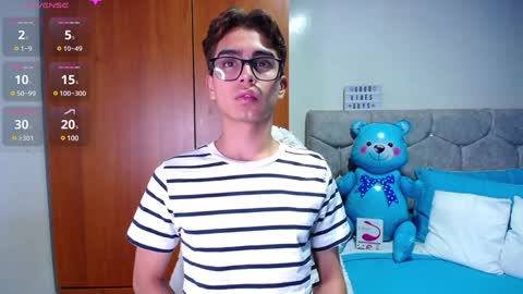 Owen  Independent model  online show from 01/22/25, 05:16