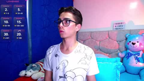 Owen  Independent model  online show from 02/07/25, 02:47