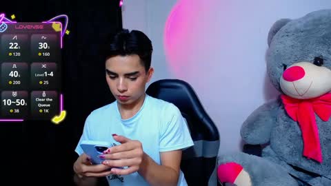 Owen  Independent model  online show from 04/19/26, 02:11