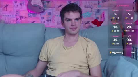 Snapshot of oxmikexo chatting on 12/25/24, 02:34 Mike online show from 12/25/24, 02:34