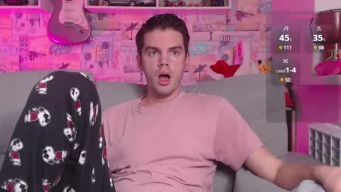 Snapshot of oxmikexo chatting on 12/28/24, 12:03 Mike online show from 12/28/24, 12:03