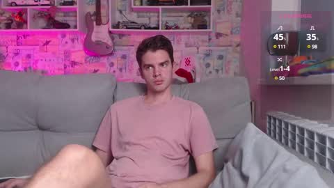 Snapshot of oxmikexo chatting on 01/04/25, 01:21 Mike online show from 01/04/25, 01:21