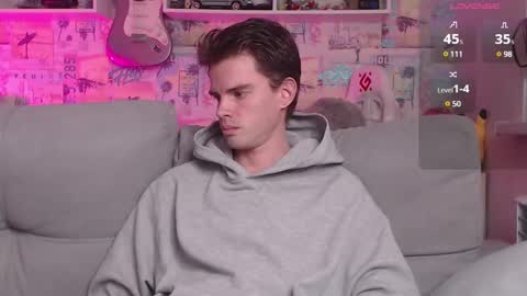 Snapshot of oxmikexo chatting on 02/09/25, 12:52 Mike online show from 02/09/25, 12:52