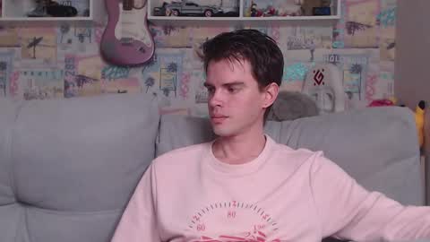 Snapshot of oxmikexo chatting on 02/11/25, 11:32 Mike online show from 02/11/25, 11:32