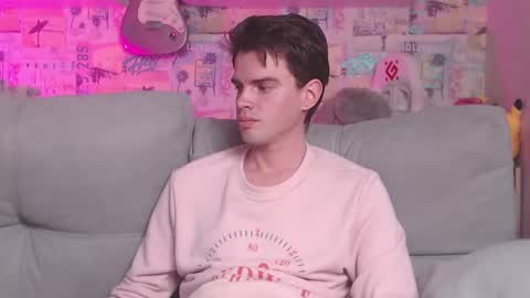 Snapshot of oxmikexo chatting on 02/11/25, 02:35 Mike online show from 02/11/25, 02:35