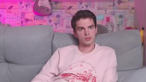 Snapshot of oxmikexo chatting on 02/11/25, 05:40 Mike online show from 02/11/25, 05:40