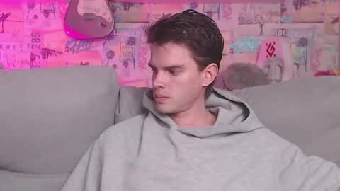 Snapshot of oxmikexo chatting on 02/13/25, 10:23 Mike online show from 02/13/25, 10:23