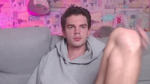 Snapshot of oxmikexo chatting on 02/13/25, 04:39 Mike online show from 02/13/25, 04:39