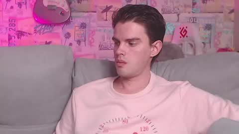 Snapshot of oxmikexo chatting on 02/14/25, 02:12 Mike online show from 02/14/25, 02:12