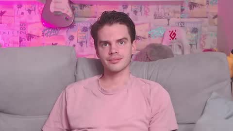 Snapshot of oxmikexo chatting on 02/15/25, 01:16 Mike online show from 02/15/25, 01:16