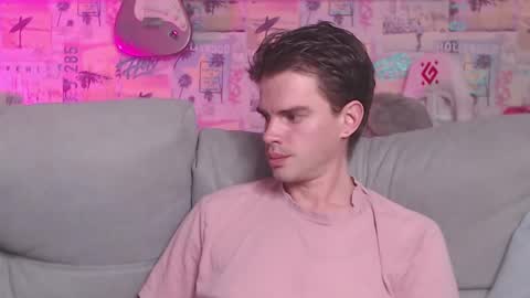 Snapshot of oxmikexo chatting on 02/15/25, 04:23 Mike online show from 02/15/25, 04:23