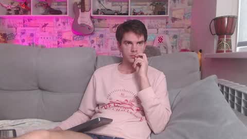 Snapshot of oxmikexo chatting on 02/24/25, 12:05 Mike online show from 02/24/25, 12:05