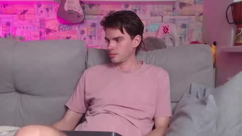 Snapshot of oxmikexo chatting on 02/25/25, 02:44 Mike online show from 02/25/25, 02:44