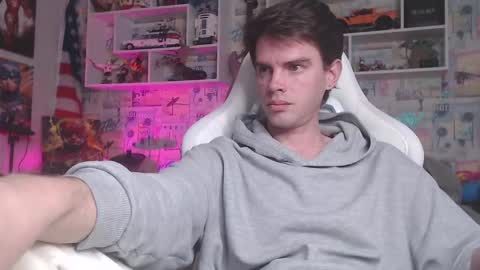 Snapshot of oxmikexo chatting on 02/26/25, 02:36 Mike online show from 02/26/25, 02:36