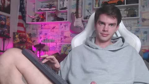 Snapshot of oxmikexo chatting on 02/26/25, 05:39 Mike online show from 02/26/25, 05:39