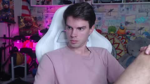 Snapshot of oxmikexo chatting on 03/03/25, 02:26 Mike online show from 03/03/25, 02:26