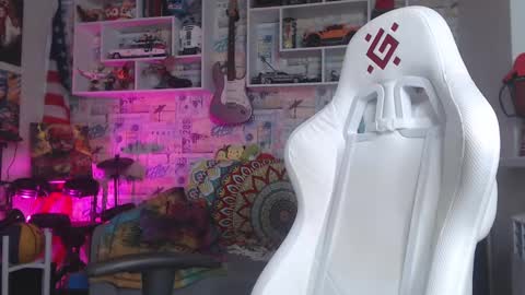 Snapshot of oxmikexo chatting on 03/04/25, 01:59 Mike online show from 03/04/25, 01:59