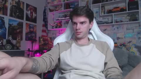 Snapshot of oxmikexo chatting on 03/08/25, 03:02 Mike online show from 03/08/25, 03:02