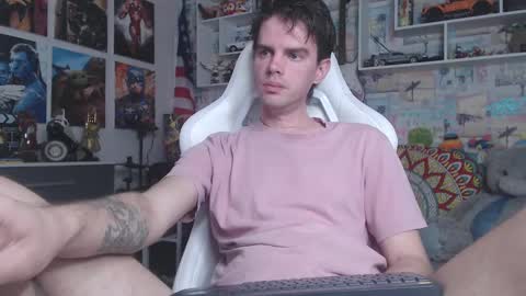 Snapshot of oxmikexo chatting on 03/11/25, 10:29 Mike online show from 03/11/25, 10:29