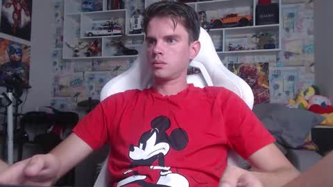 Snapshot of oxmikexo chatting on 09/09/25, 11:21 Mike online show from 09/09/25, 11:21