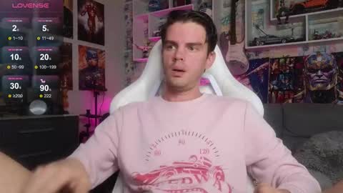 Snapshot of oxmikexo chatting on 10/16/25, 11:33 Mike online show from 10/16/25, 11:33