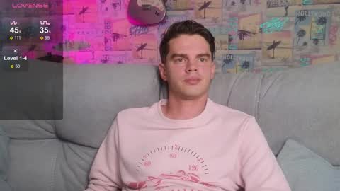 Snapshot of oxmikexo chatting on 10/23/25, 02:27 Mike online show from 10/23/25, 02:27