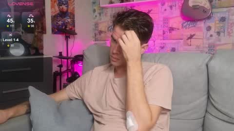 Snapshot of oxmikexo chatting on 10/27/25, 11:36 Mike online show from 10/27/25, 11:36