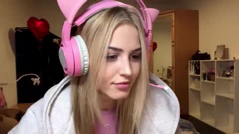 Eva online show from 02/15/26, 07:21