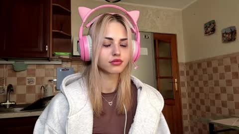 Snapshot of ozellagranville chatting on 05/09/26, 05:23 Eva online show from 05/09/26, 05:23