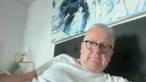 ozhairybearxxxx online show from 12/20/24, 09:17