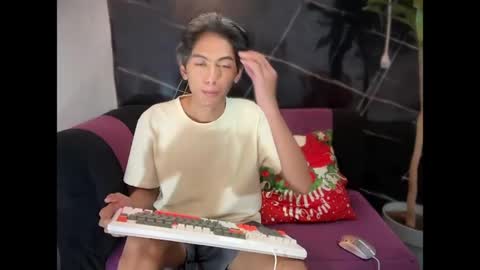 p1noytwink_xel online show from 04/19/26, 02:16