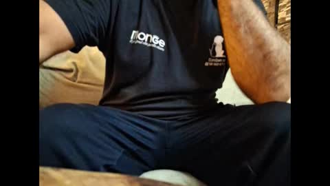 Snapshot of p326032 chatting on 10/31/25, 09:27 p326032 online show from 10/31/25, 09:27