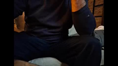 Snapshot of p326032 chatting on 11/02/25, 01:30 p326032 online show from 11/02/25, 01:30